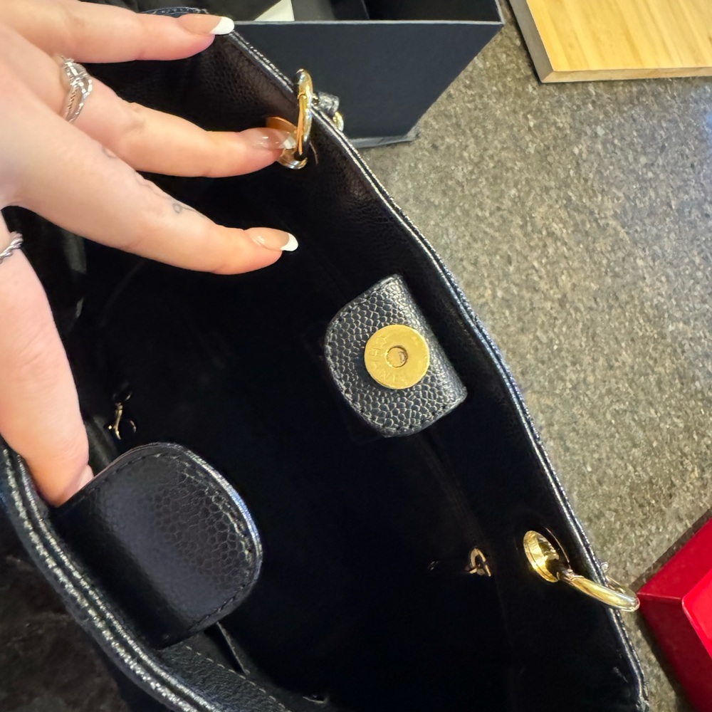 CHANEL Black Quilted Shoulder Bag with Gold Hardware - Picture 2 of 5